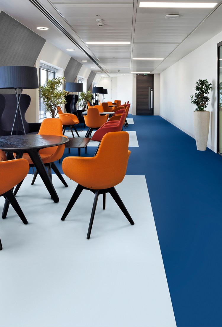 Bloc PUR vinyl flooring installation photograph 3